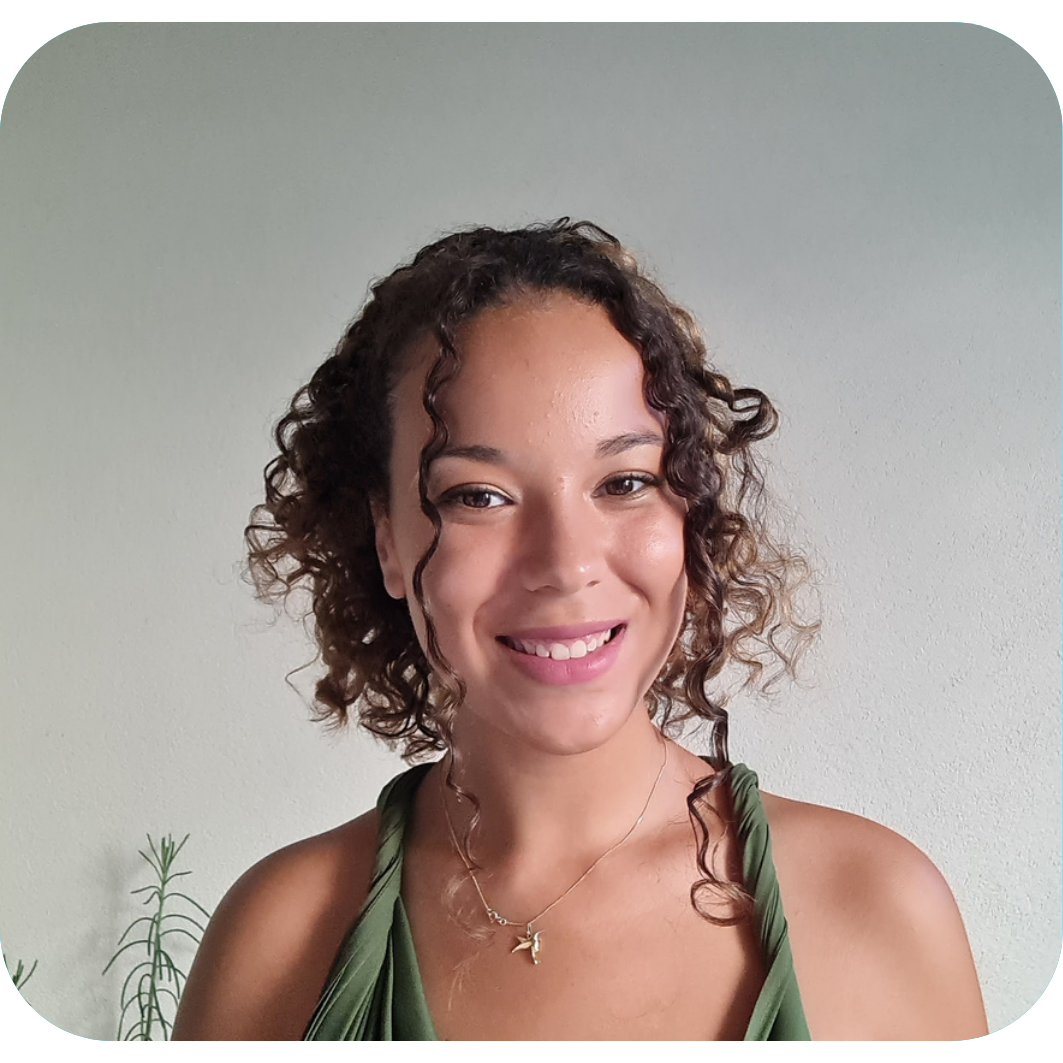 Elisa Hinge - Reservit Canada